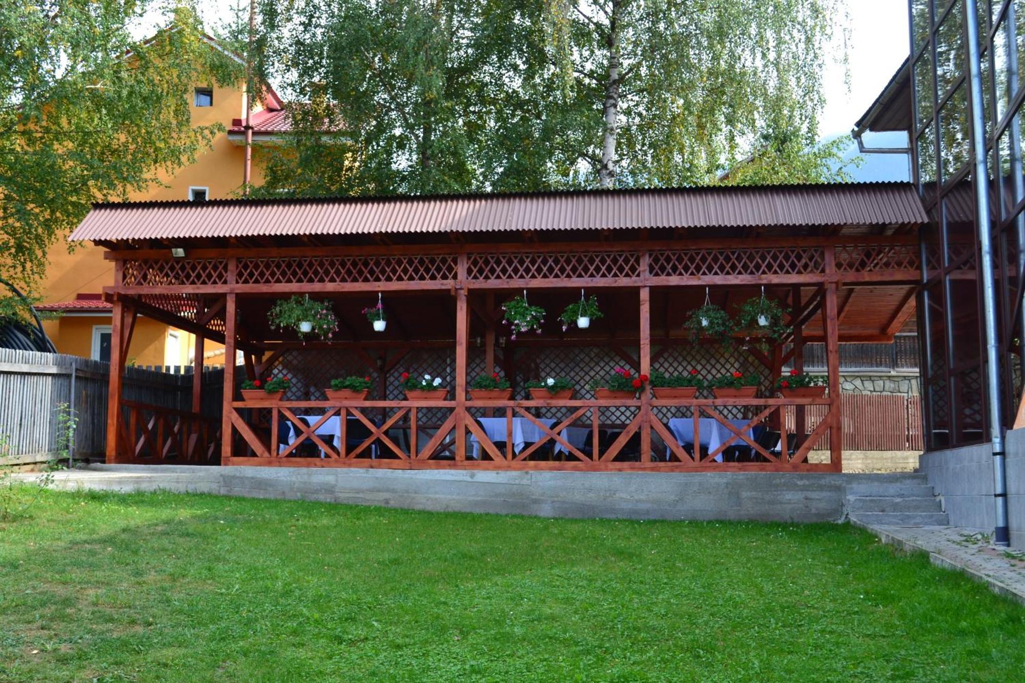 Vila Cristina Ceahlău Exteriör bild