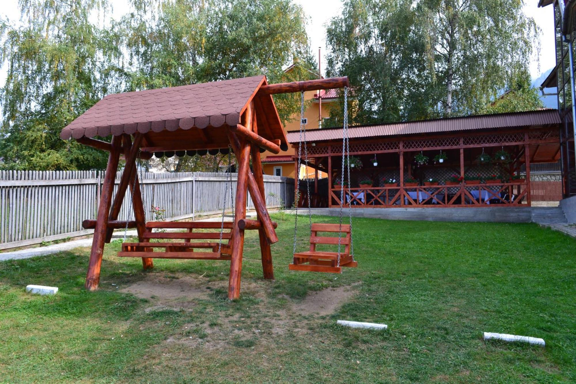 Vila Cristina Ceahlău Exteriör bild